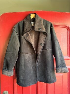 Velvet by Graham & Spencer SHONA SHERPA REVERSIBLE JACKET
BLACK/BROWN-LUXSHERPA